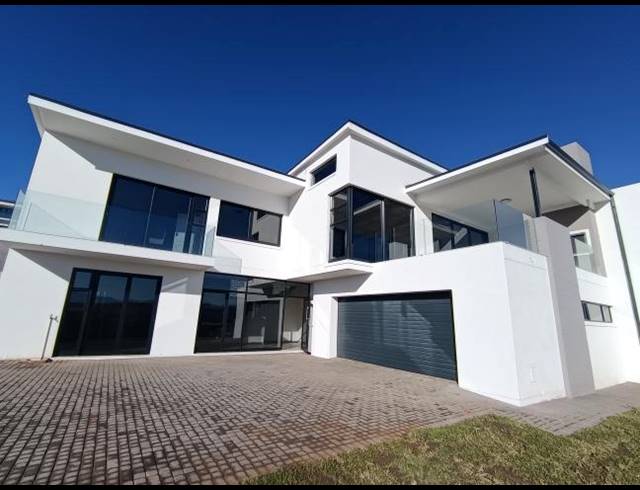 4 BEDROOM HOUSE FOR SALE IN HARTENBOS HEUWELS